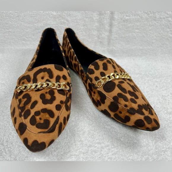 CComfort, size 8, animal print flat with gold chain accent - Picture 2 of 4